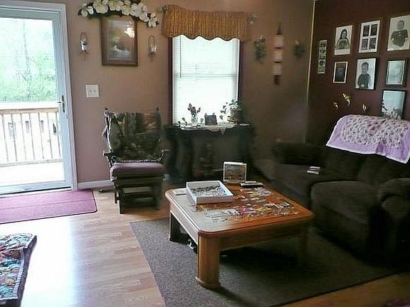 2nd image of 1828 Forest View Dr