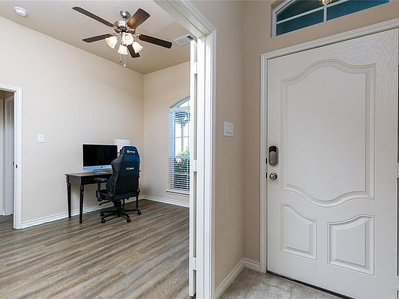 3rd image of 9233 Diane Dr