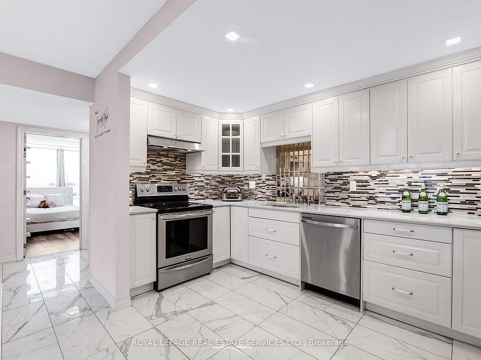 1st image of 20 Speers Rd #605