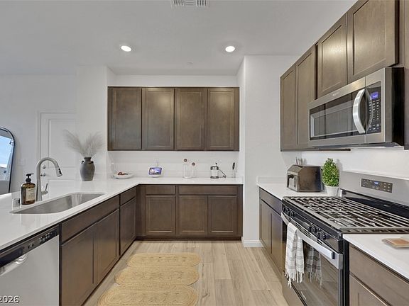 3rd image of 3651 Almada Ln