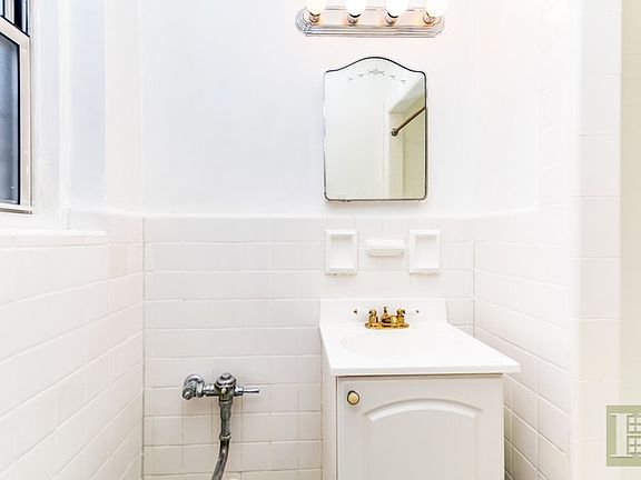 5th image of 3475 Greystone Ave APT 2B