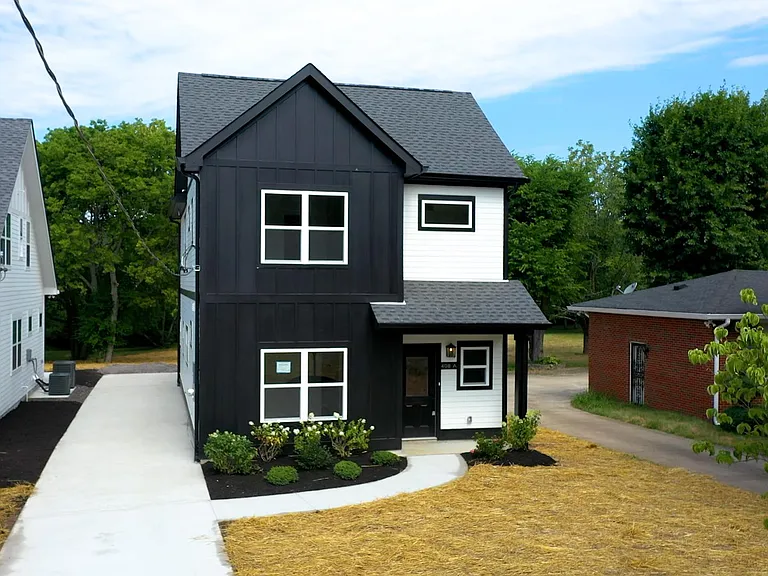 408 Farris Ave — Photo 2
