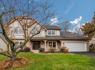 705 Roanoake Ct, Naperville, IL 60565