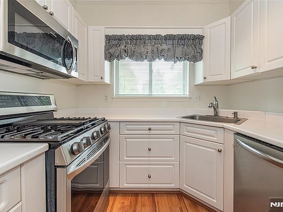 2nd image of 607 Brittany Dr