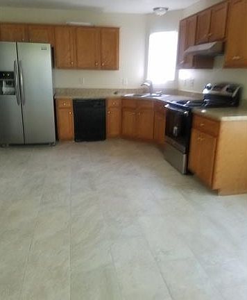 3rd image of 712 Hallwood Farms Dr