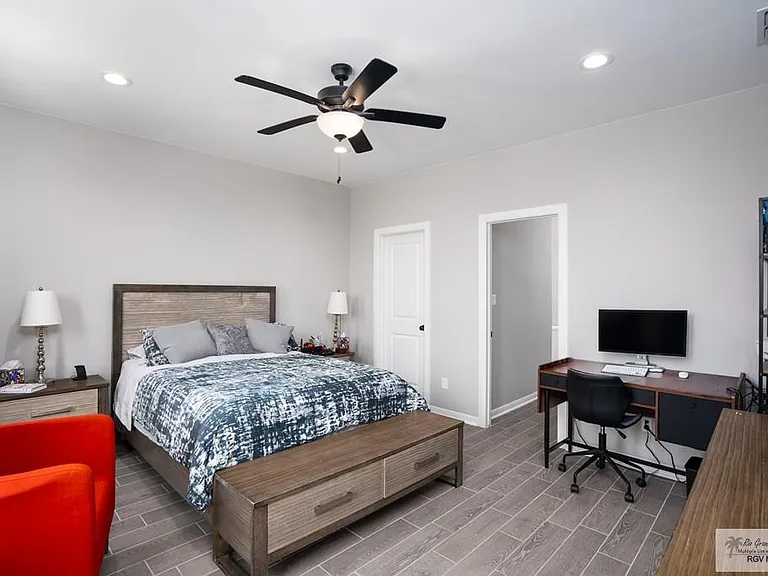 2168 Grove Ln — Photo 15