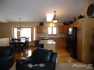 1567 Stephanie Cir, Eagan, MN 55121