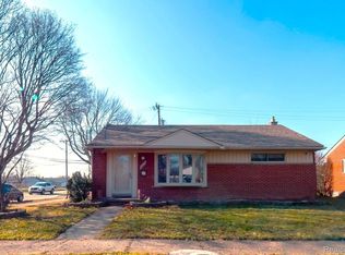 8609 Whitefield St, Dearborn Heights, MI 48127