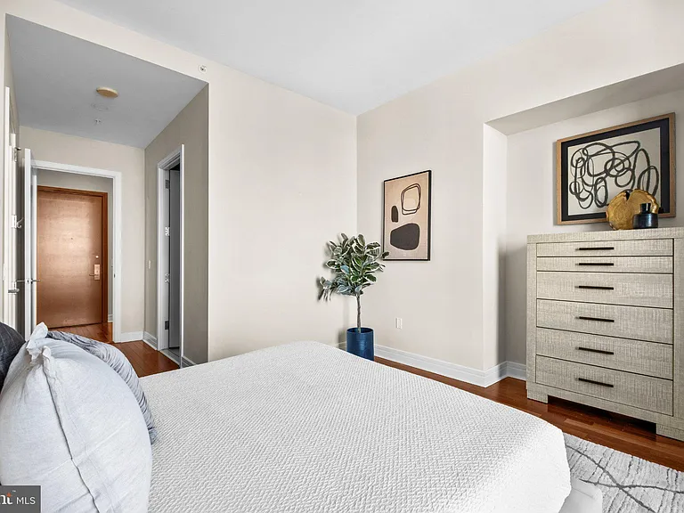 1414 S Penn Sq #30CDE — Photo 36