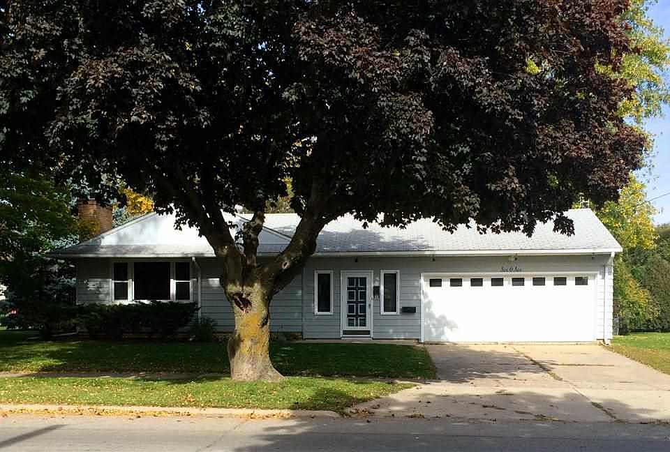 1st image of 606 15th St SE