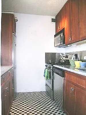 Sold by La Seven Inc. | media 32