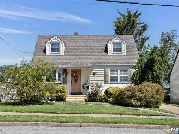 106 Hobart Ave, Rutherford, NJ 07070