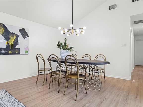 4th image of 2019 Wilcrest Dr