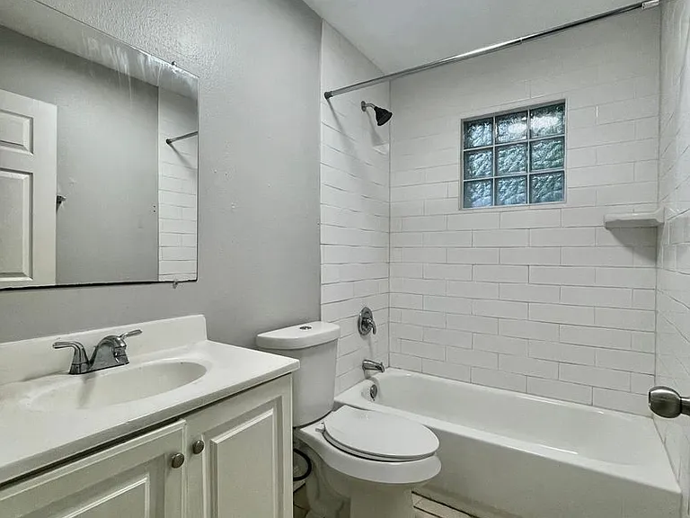 Sundance Apartments — Photo 38