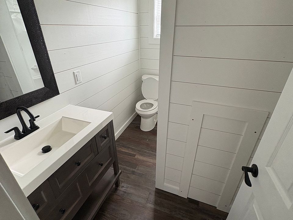 1st image of 1010 Avenue E SE #1013