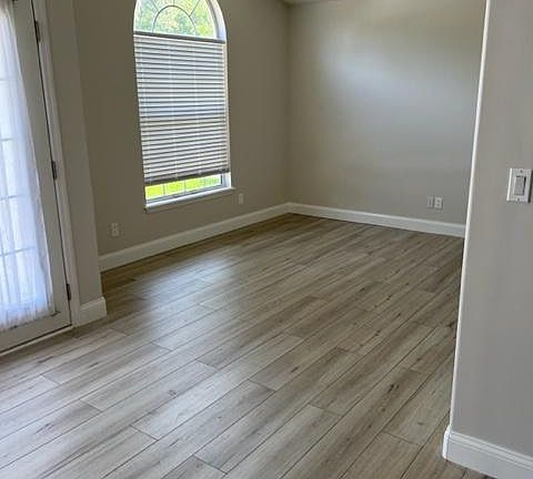 4th image of 12784 Chets Creek Dr N