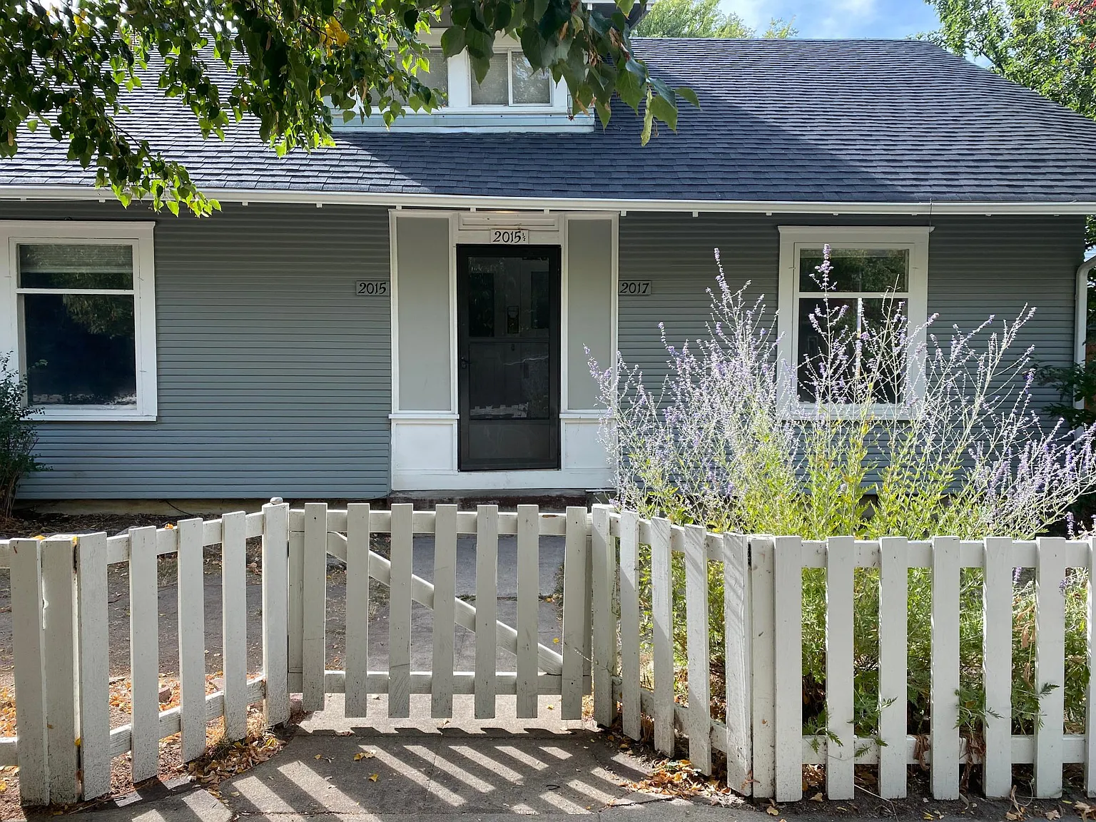 2015 W Eastman St — Photo 1