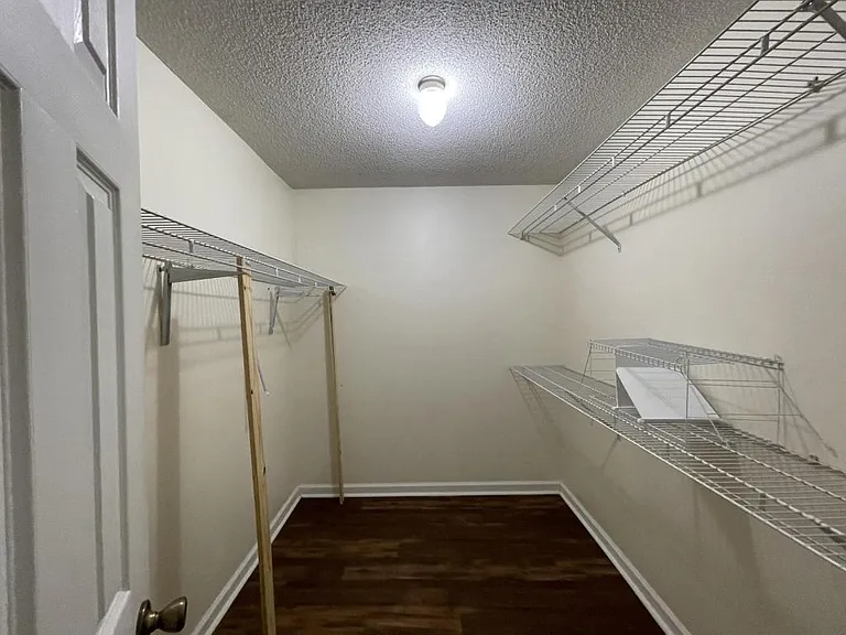 105 Houston Dr — Photo 7