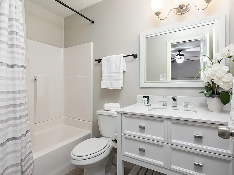 1043 Grand Junction Dr — Photo 25
