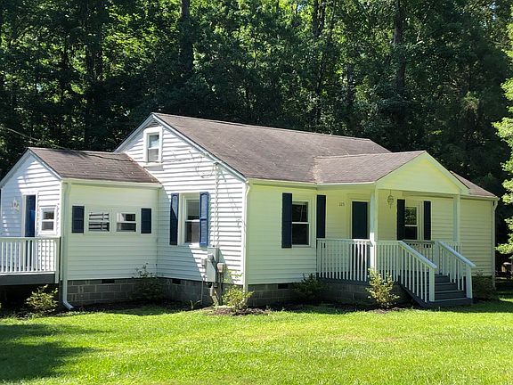 2nd image of 225 Oakwood Drive