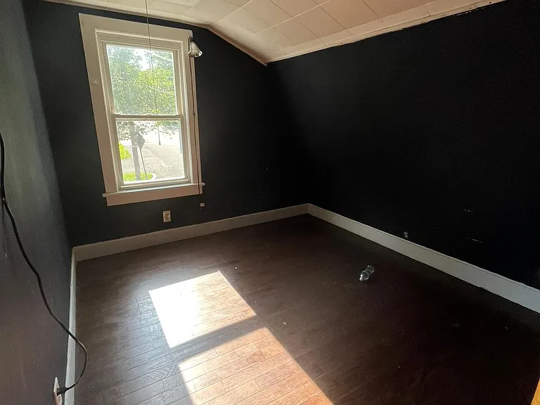 12 Brooks Ave — Photo 5