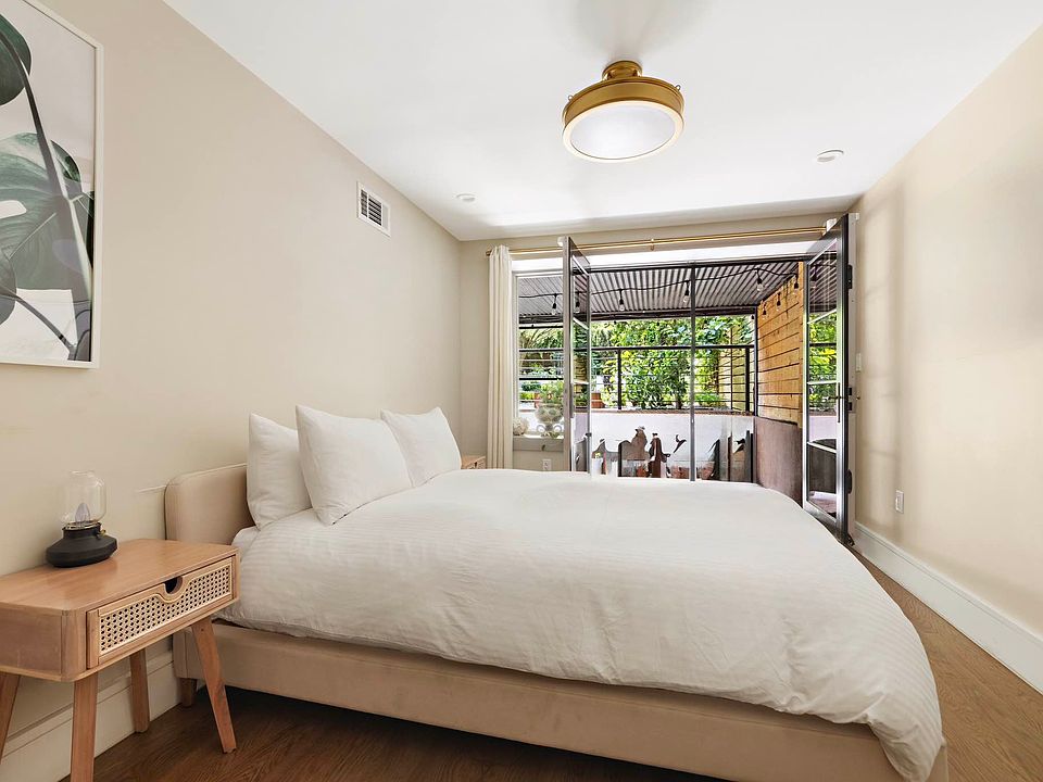 1st image of 314 Clifton Pl #1