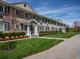 317 Robinson Ave #5, Patchogue, NY 11772