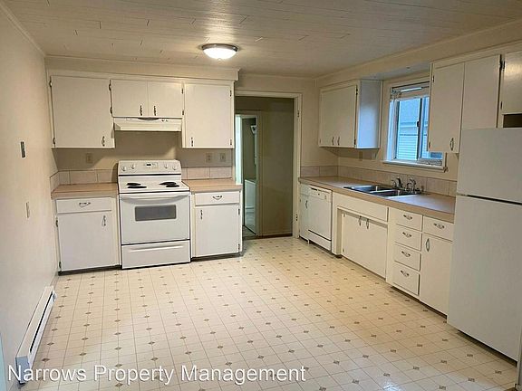 3rd image of 2912 S D St #B