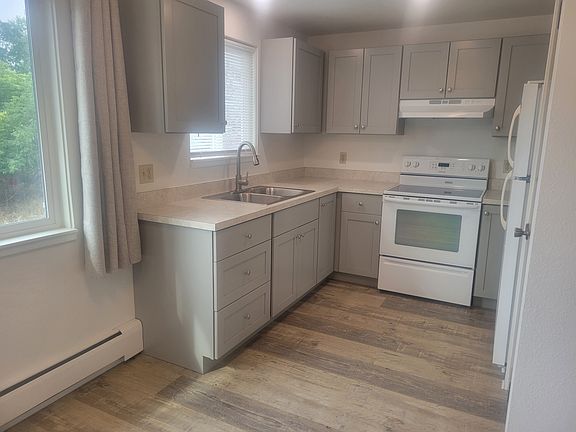 2nd image of 3214 Stephens Ave S #5