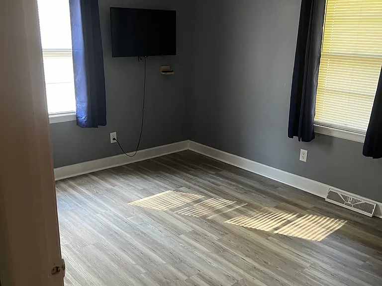 145 Woodland Dr SW — Photo 5
