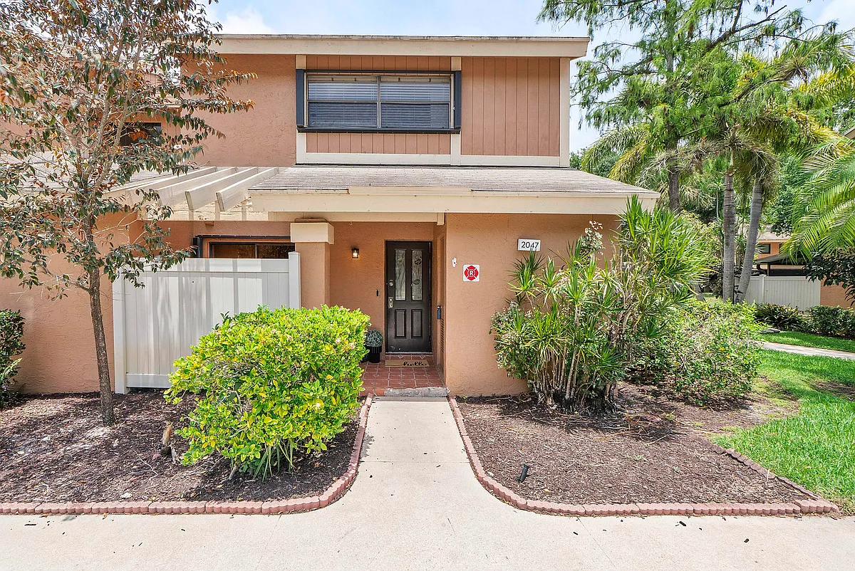 Building Photo - 2047 NW 45th Ave #2047
