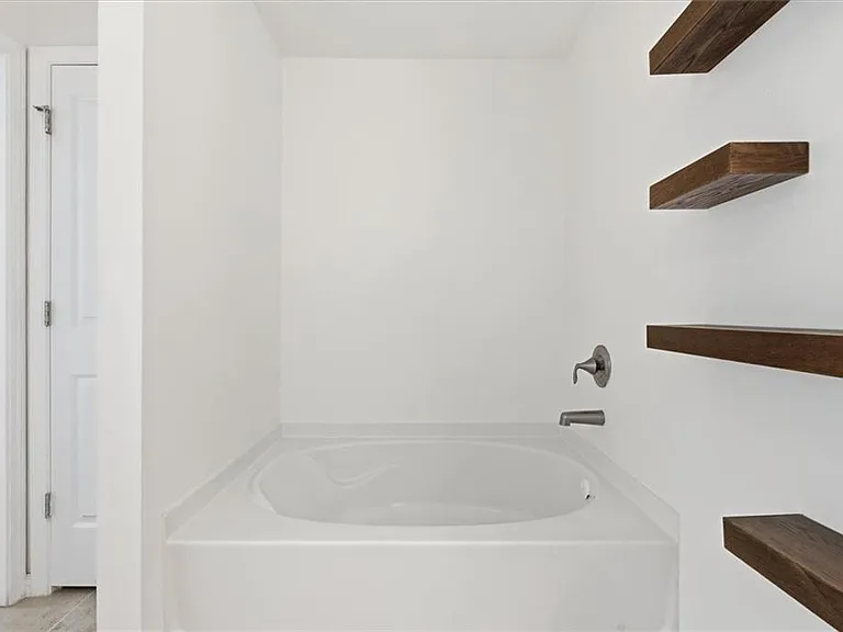 13459 Gardiner Ln — Photo 29