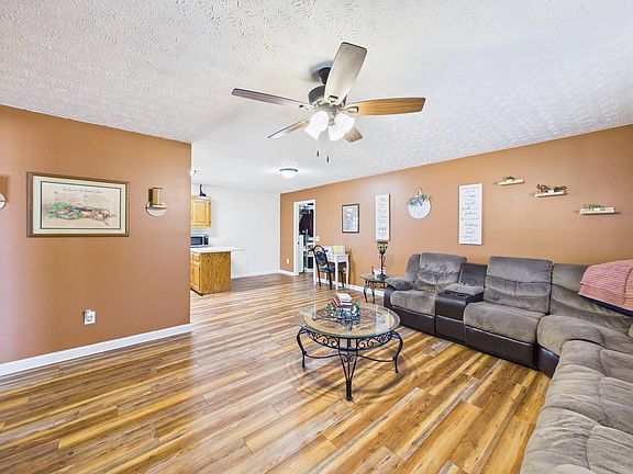 3rd image of 127 County Road 349