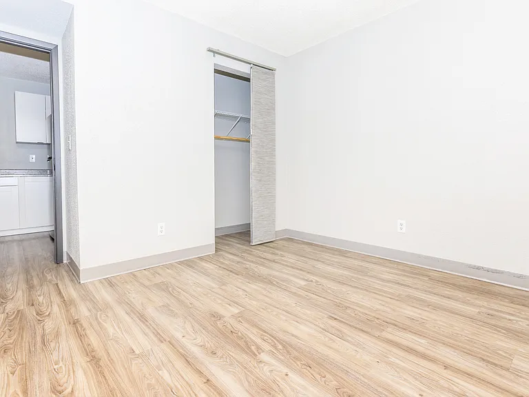 Meadow Park Apartments — Photo 12