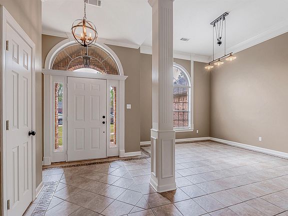 4th image of 136 Nemours Ct