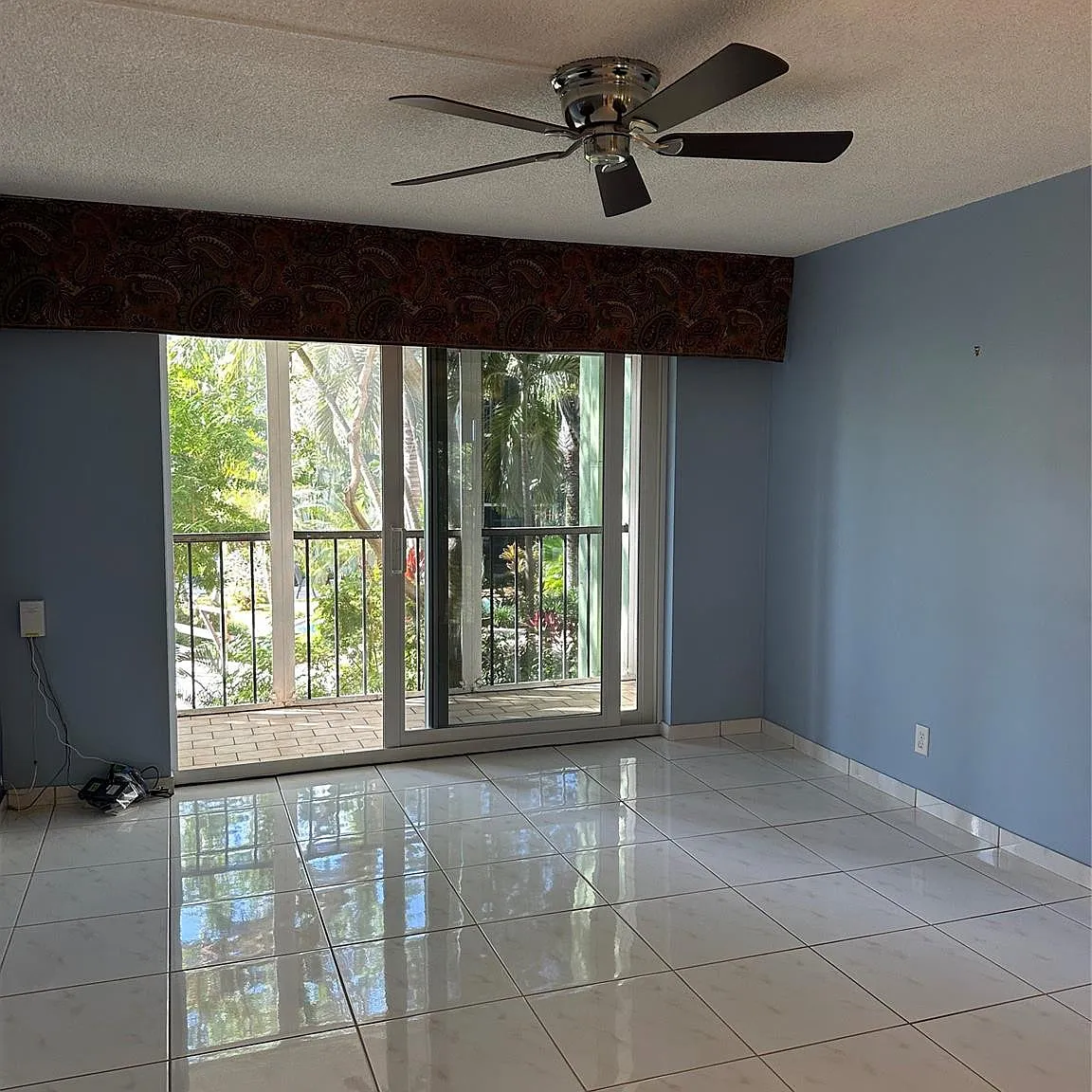 2 bed, 2.0 bath, 928 sqft, $1,950 — Photo 1