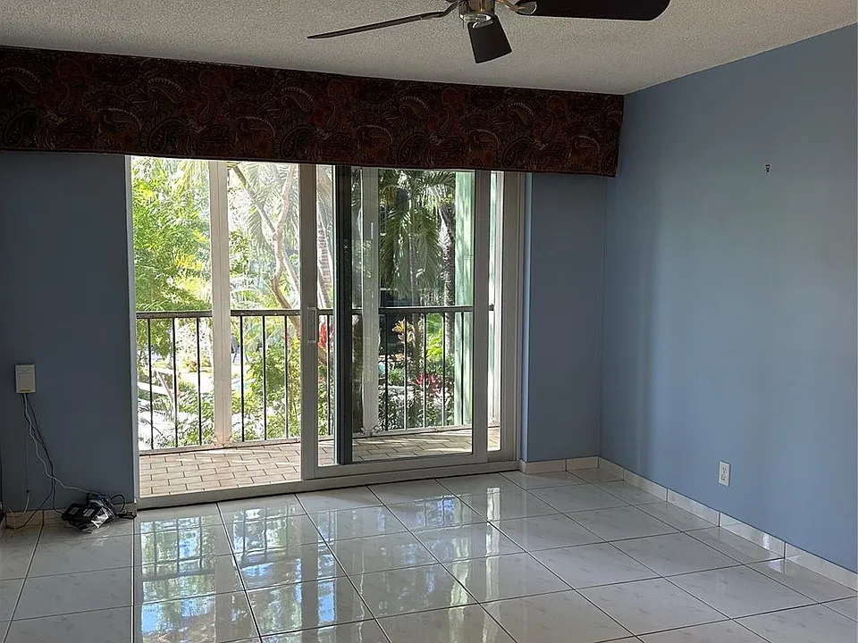 5300 NE 24th Ter #211C