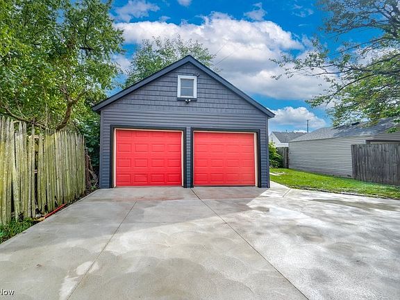 3rd image of 13403 Carrington Ave
