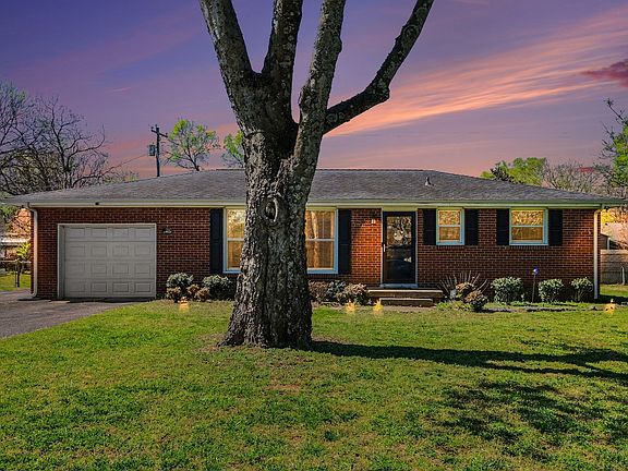 3rd image of 310 Gracy Ave