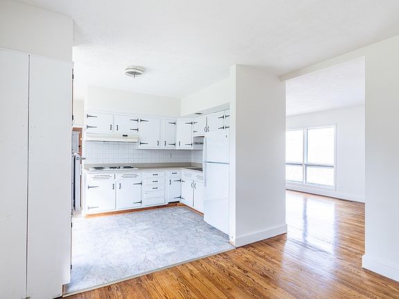 5th image of 1035 Coronado Ln
