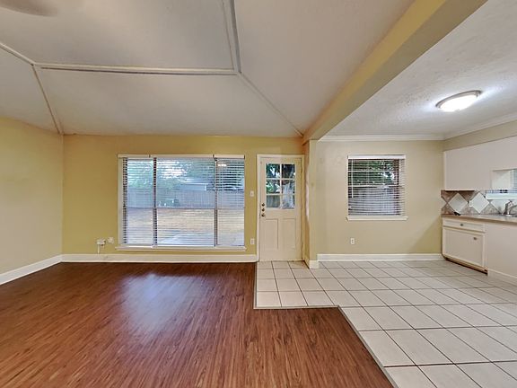 5th image of 13719 New Village Ln