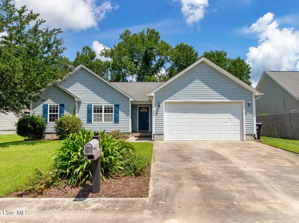 202 Two Oaks Court, Newport, NC 28570