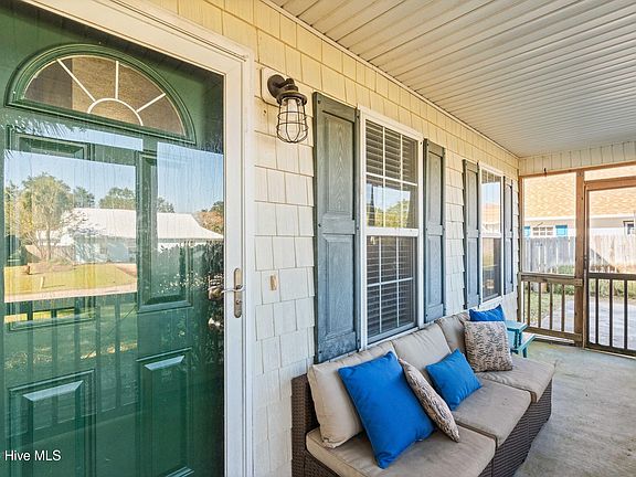 4th image of 407 Donzi Court