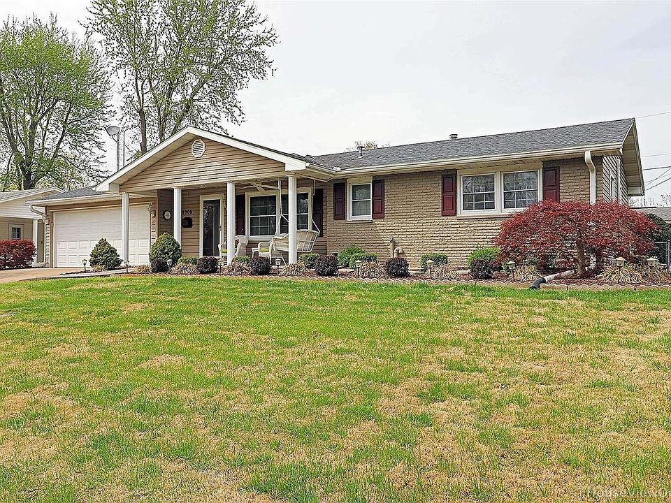 1st image of 1906 Oxford Dr
