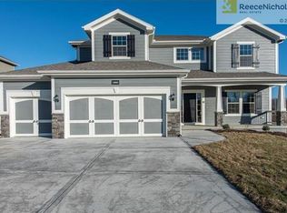 10025 N Lawn Ave, Kansas City, MO 64156