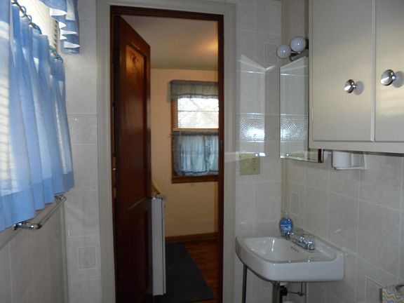 5th image of 11417 1/2 E 19th St S #B