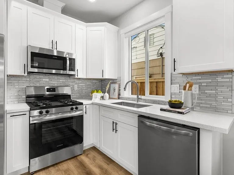 8807 N Dwight Ave — Photo 13