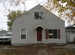 377 N West St, Farmington, IL 61531