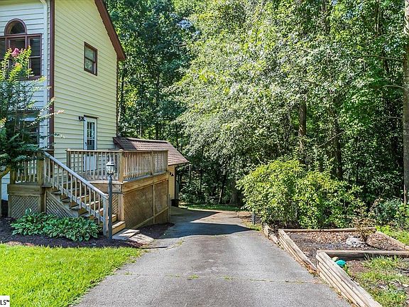 5th image of 403 Park West Cir