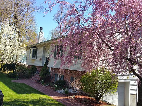 3rd image of 65 Rick Ln